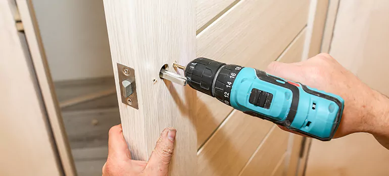 Old Door Knob Repair in Sunrise, FL